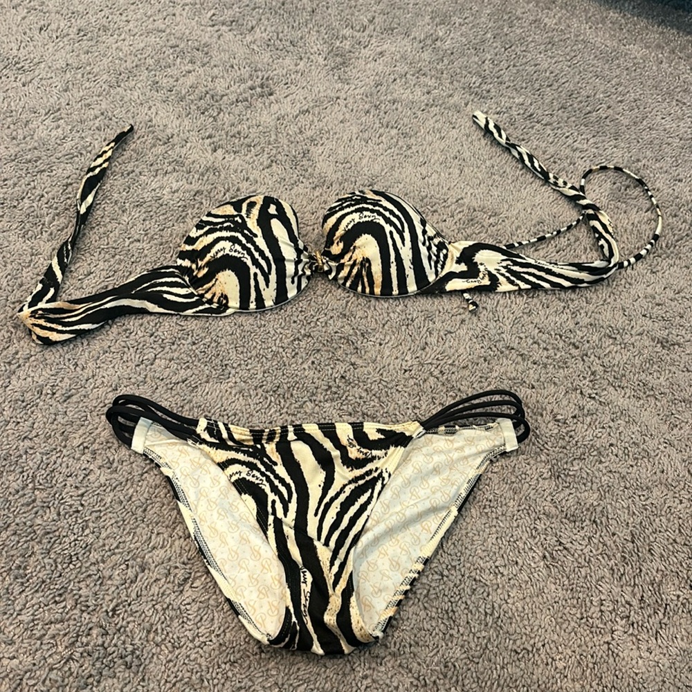 Victoria secrets bikini 32B top Size S bottom animal print
